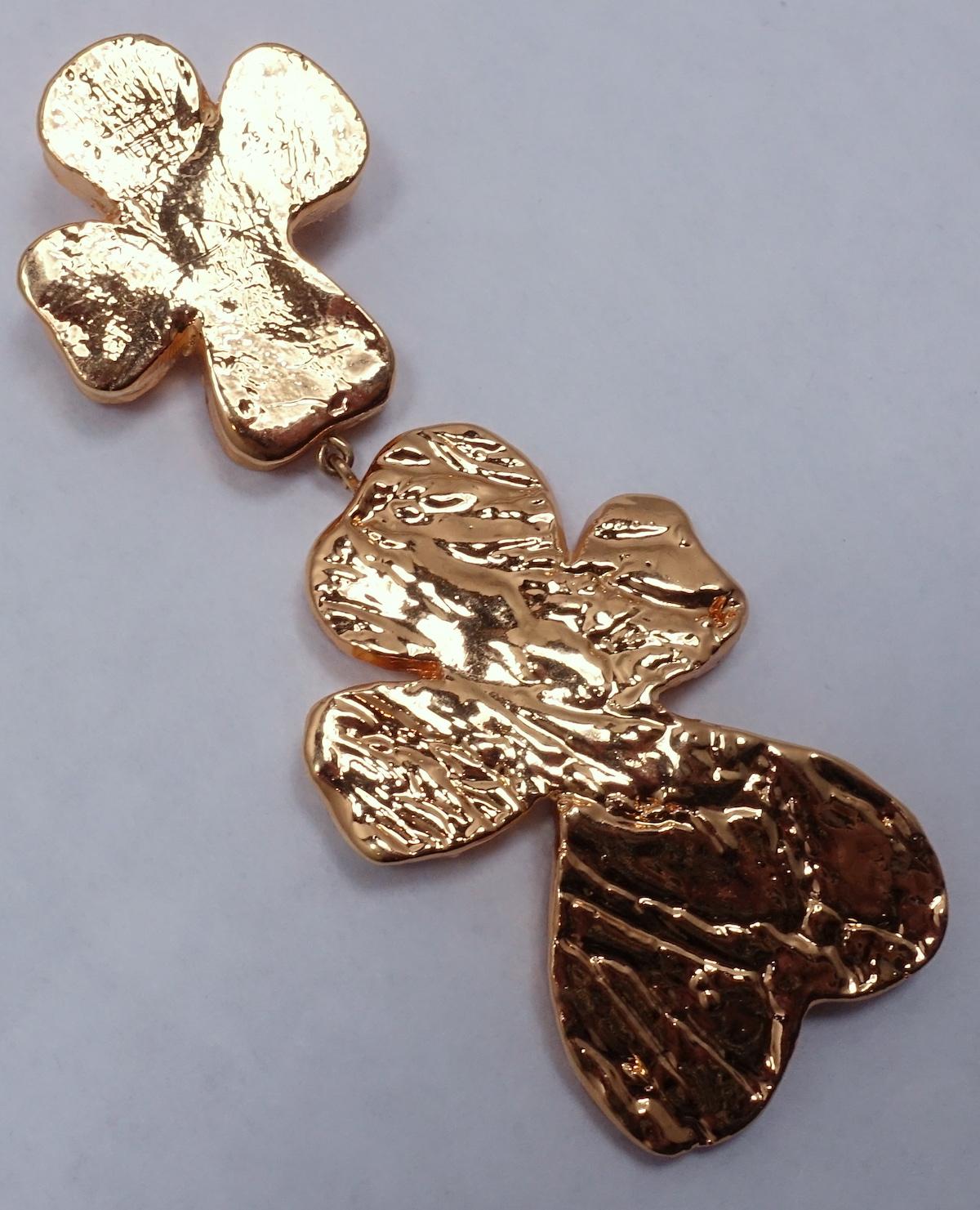 Vintage Signed Christian LaCroix Huge Four-Leaf Clover Brooch In Good Condition For Sale In New York, NY