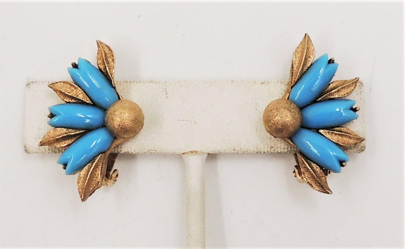 Vintage Signed Ciner Goldtone Faux-Turquoise Rhinestone Flower Clip Earrings For Sale 1