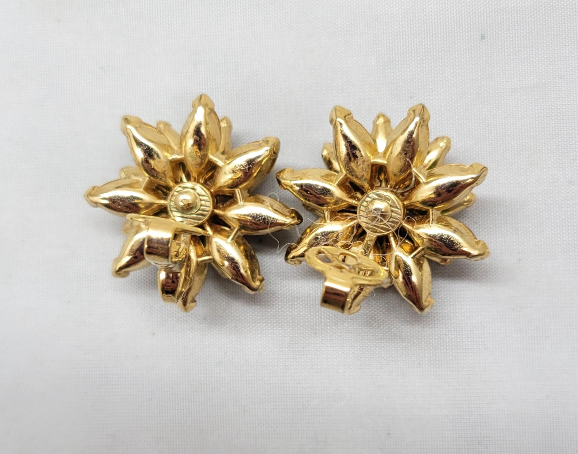 Women's Vintage Signed Crown Trifari Faux-Peridot & Faux-Ruby Flower Clip Earrings c1961 For Sale