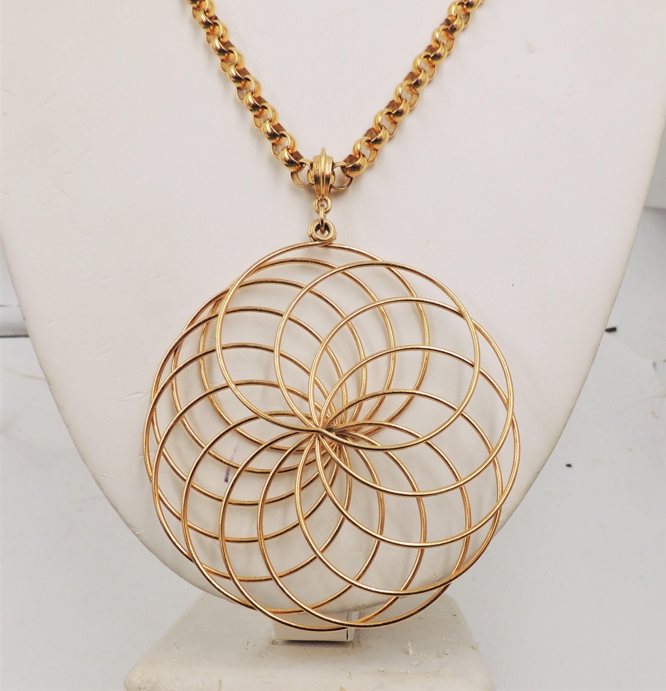 Vintage Signed Crown Trifari Goldtone Spiral Pendant Necklace, 1974 Ad Piece In Excellent Condition For Sale In Easton, PA