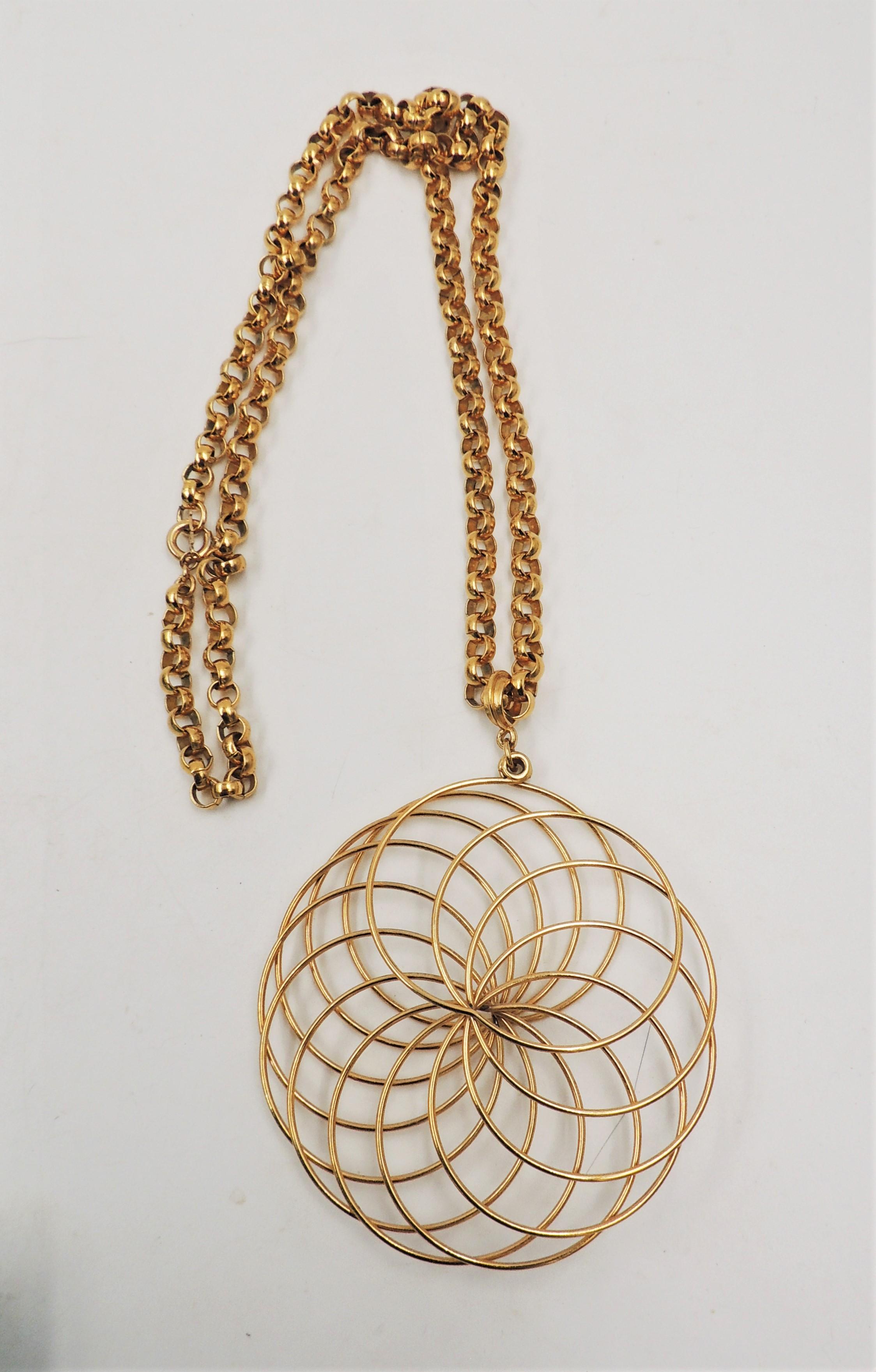 Vintage Signed Crown Trifari Goldtone Spiral Pendant Necklace, 1974 Ad Piece For Sale 2