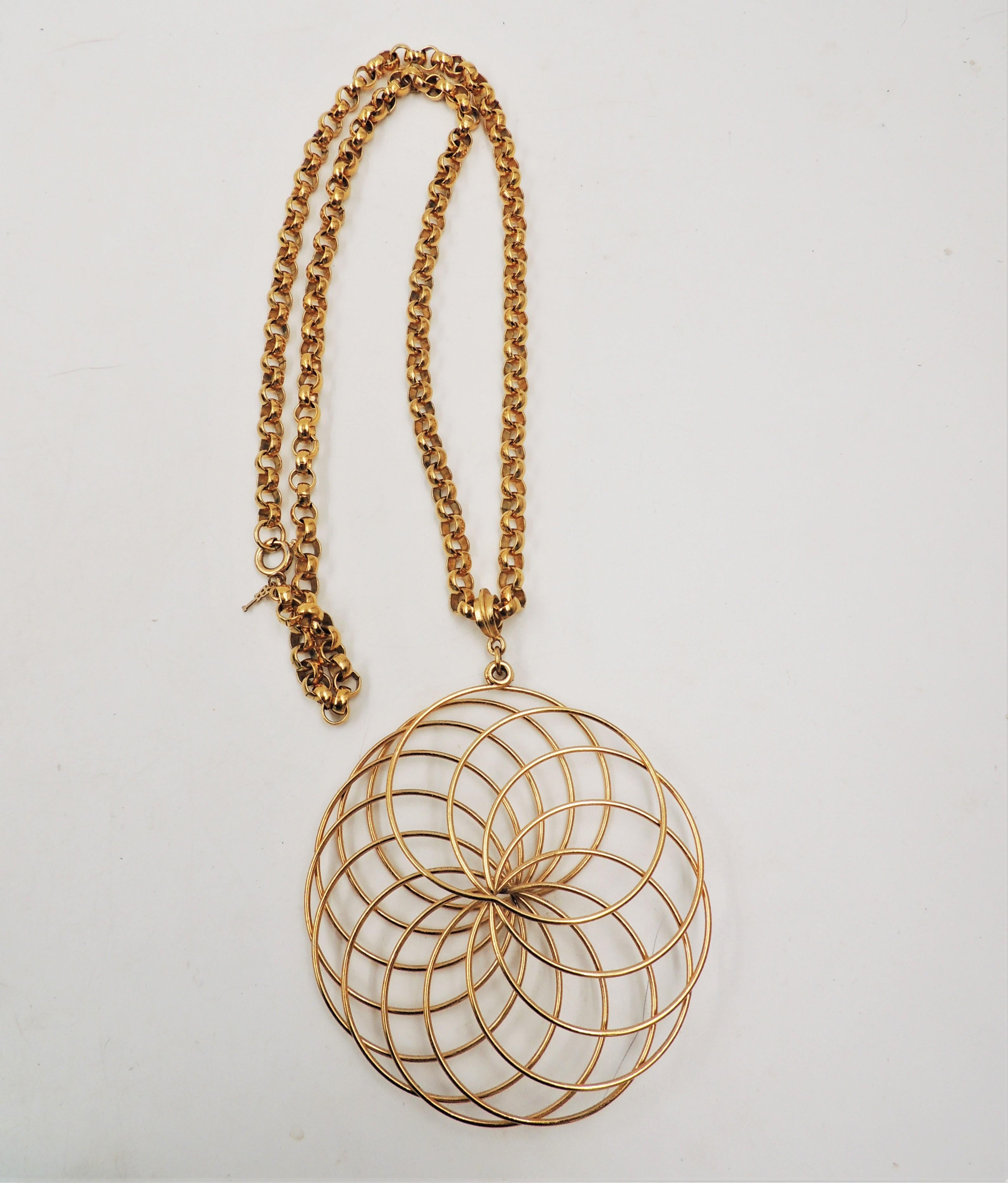 Vintage Signed Crown Trifari Goldtone Spiral Pendant Necklace, 1974 Ad Piece For Sale 4