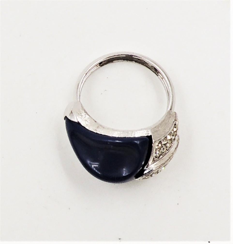 Vintage Signed Crown Trifari Rhodium Plate Navy Lucite Size 6 1/2 Ring In Excellent Condition For Sale In Easton, PA