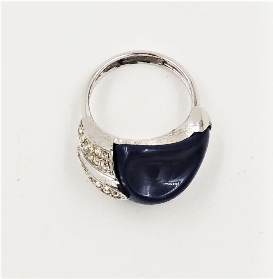 Women's Vintage Signed Crown Trifari Rhodium Plate Navy Lucite Size 6 1/2 Ring For Sale