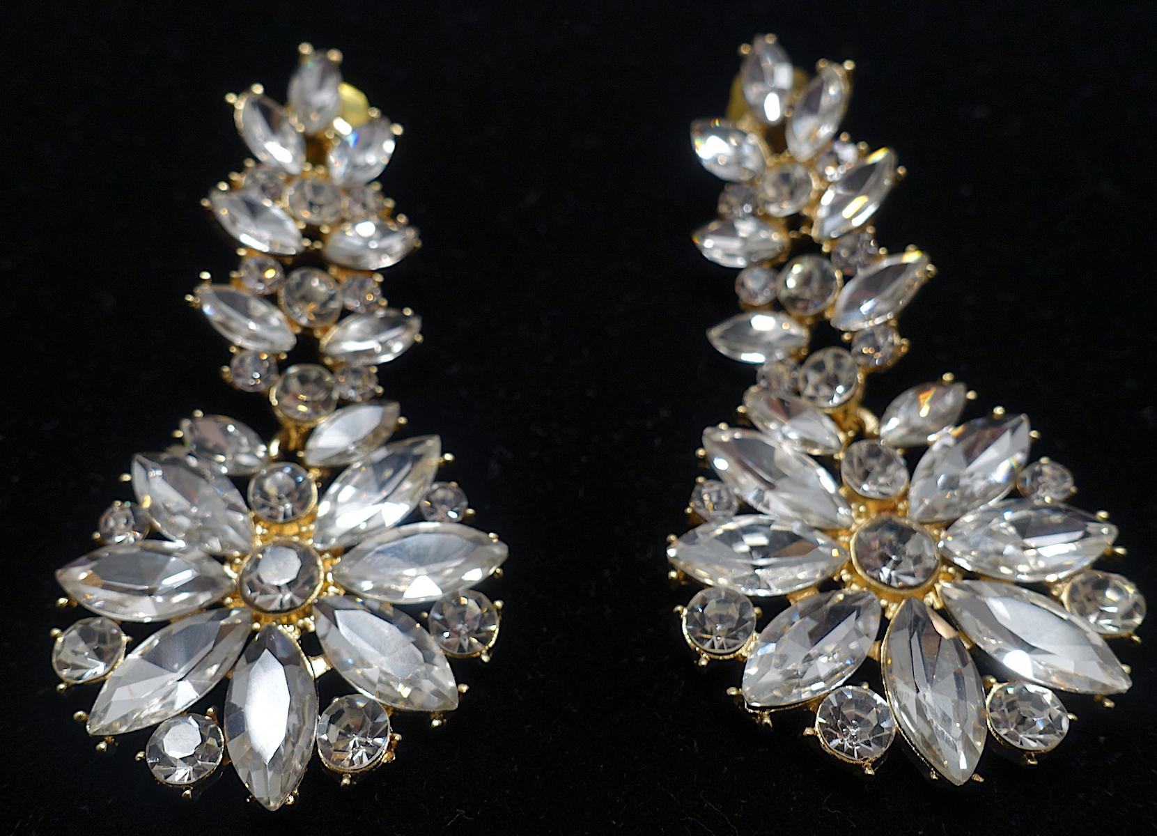 Vintage Signed DeMario Crystal Dangling Earrings In Good Condition For Sale In New York, NY