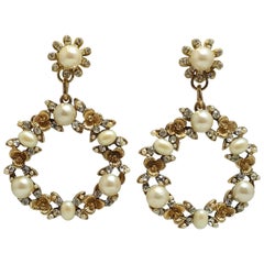 Vintage Signed DeMario Faux Pearl
Crystal Hoop Drop Earrings Vintage Signed DeMario Faux Pearl
Crystal Hoop Drop Earrings