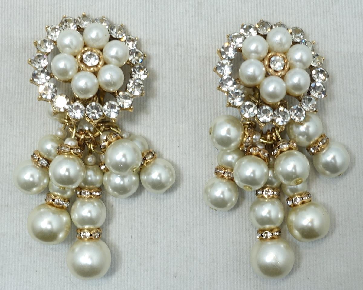 Vintage Signed DeMario Faux Pearl Dangling Earrings In Good Condition For Sale In New York, NY