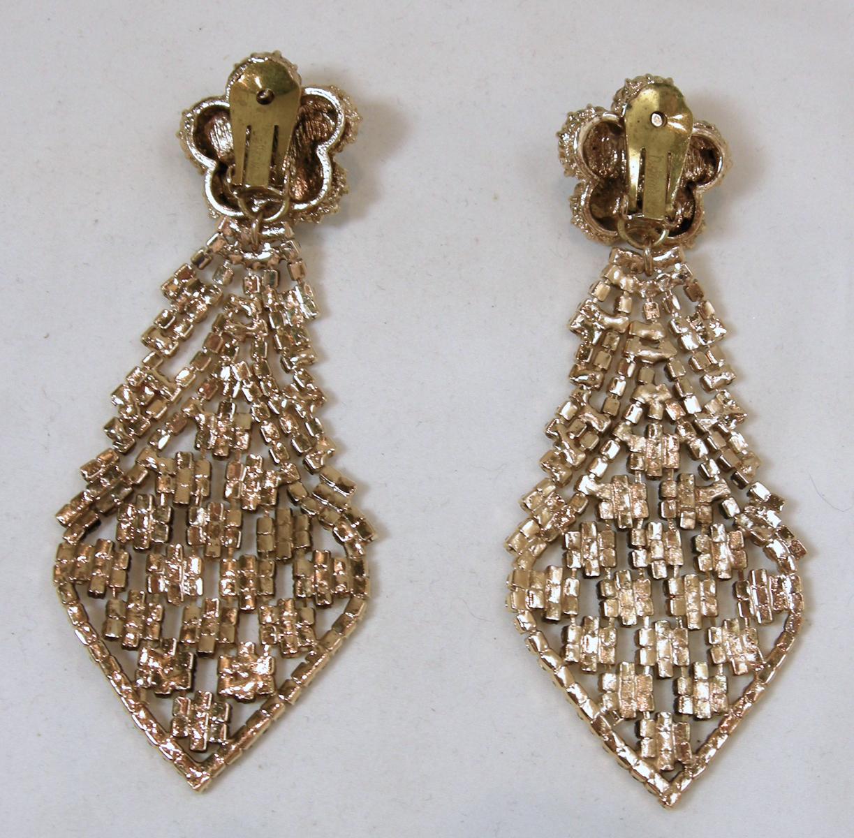 Vintage Signed DeMario Long Runway Clear Crystal Dangling Earrings In Excellent Condition In New York, NY