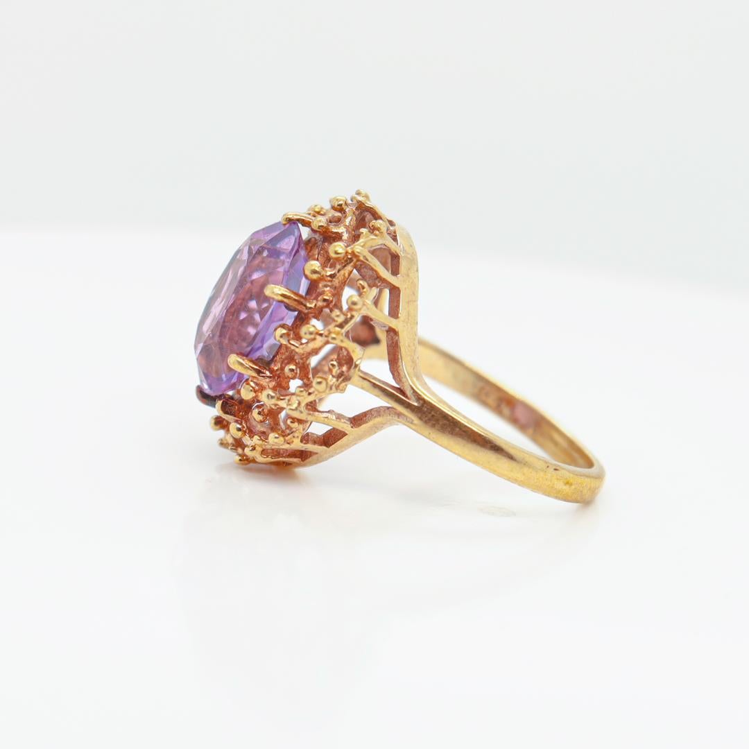 Vintage Signed English Modernist Amethyst & 9ct Gold Brutalist Cocktail Ring In Good Condition For Sale In Philadelphia, PA