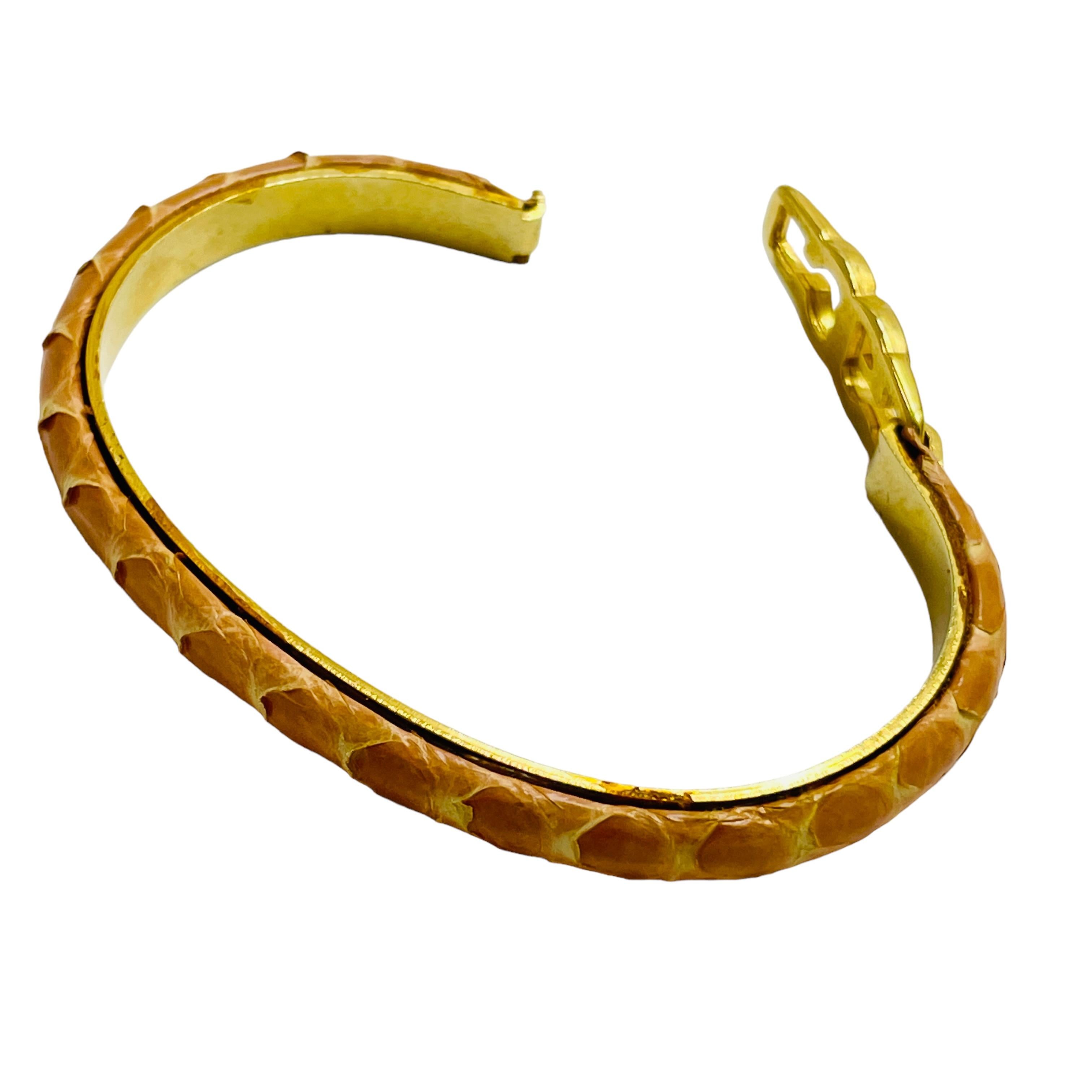 Vintage signed FLORENCE Italy 24k gold plated snake skin bangle bracelet In Good Condition For Sale In Palos Hills, IL