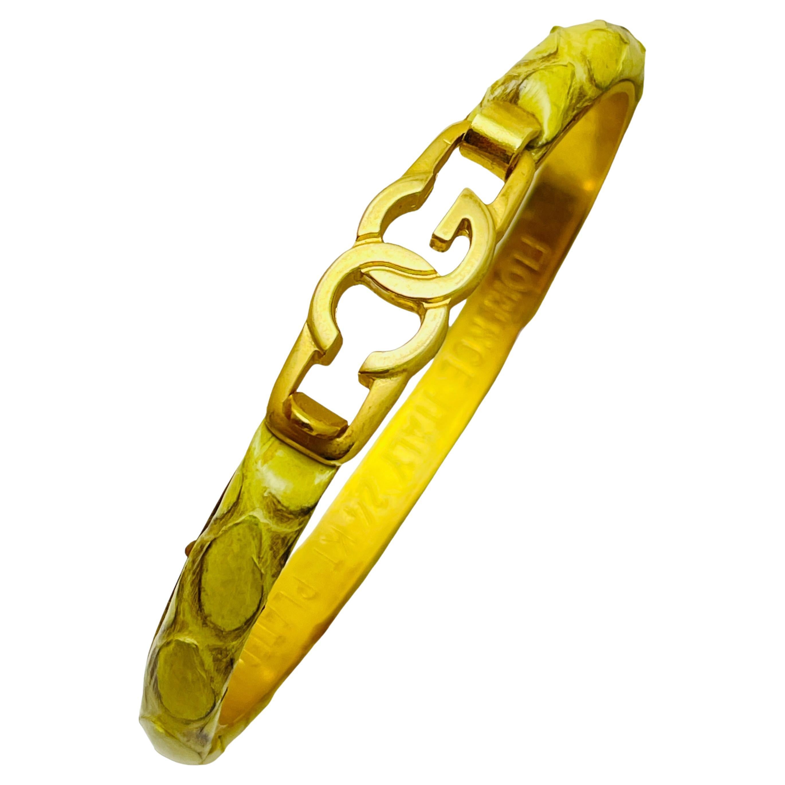 Pulsera brazalete de piel de serpiente chapada en oro de 24 quilates firmada vintage FLORENCE Italia