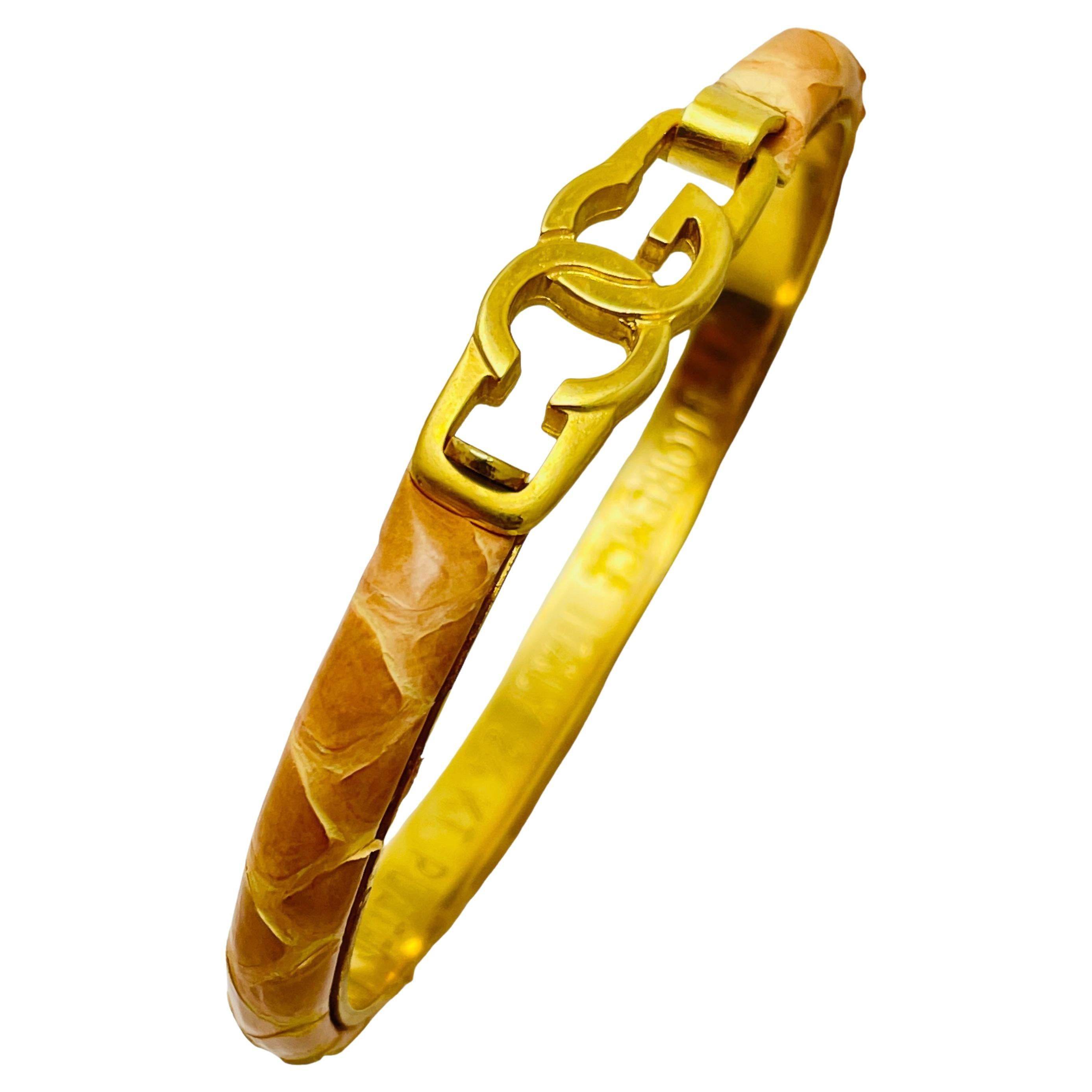 Pulsera brazalete de piel de serpiente chapada en oro de 24 quilates firmada vintage FLORENCE Italia