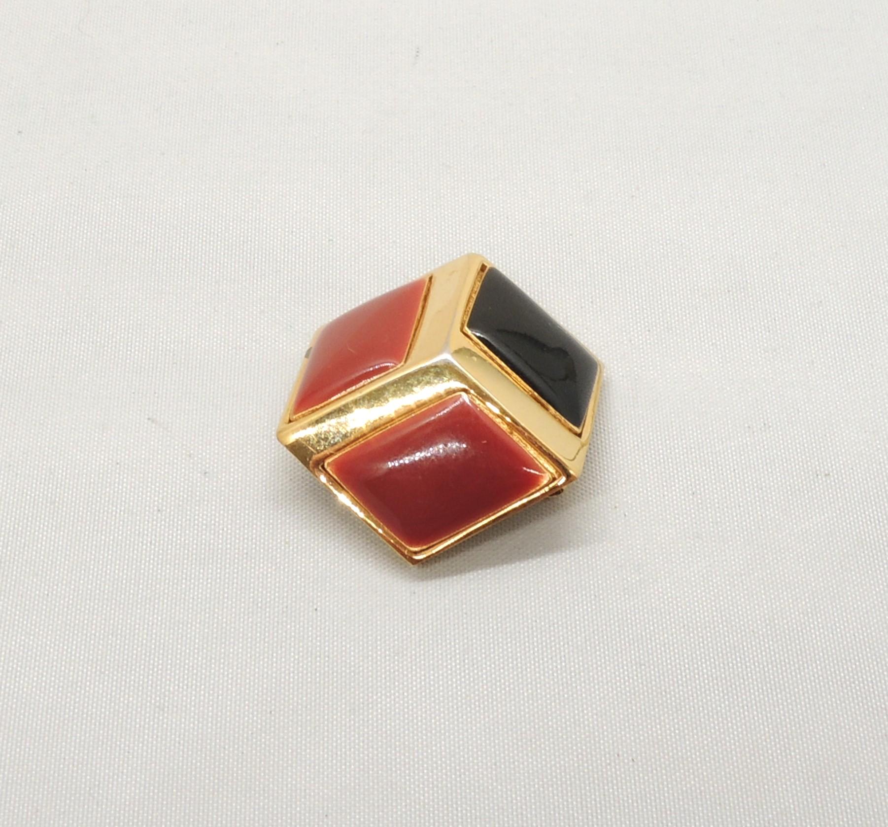 Vintage Signed Givenchy 1980 3d Cube Brooch In Excellent Condition For Sale In Easton, PA