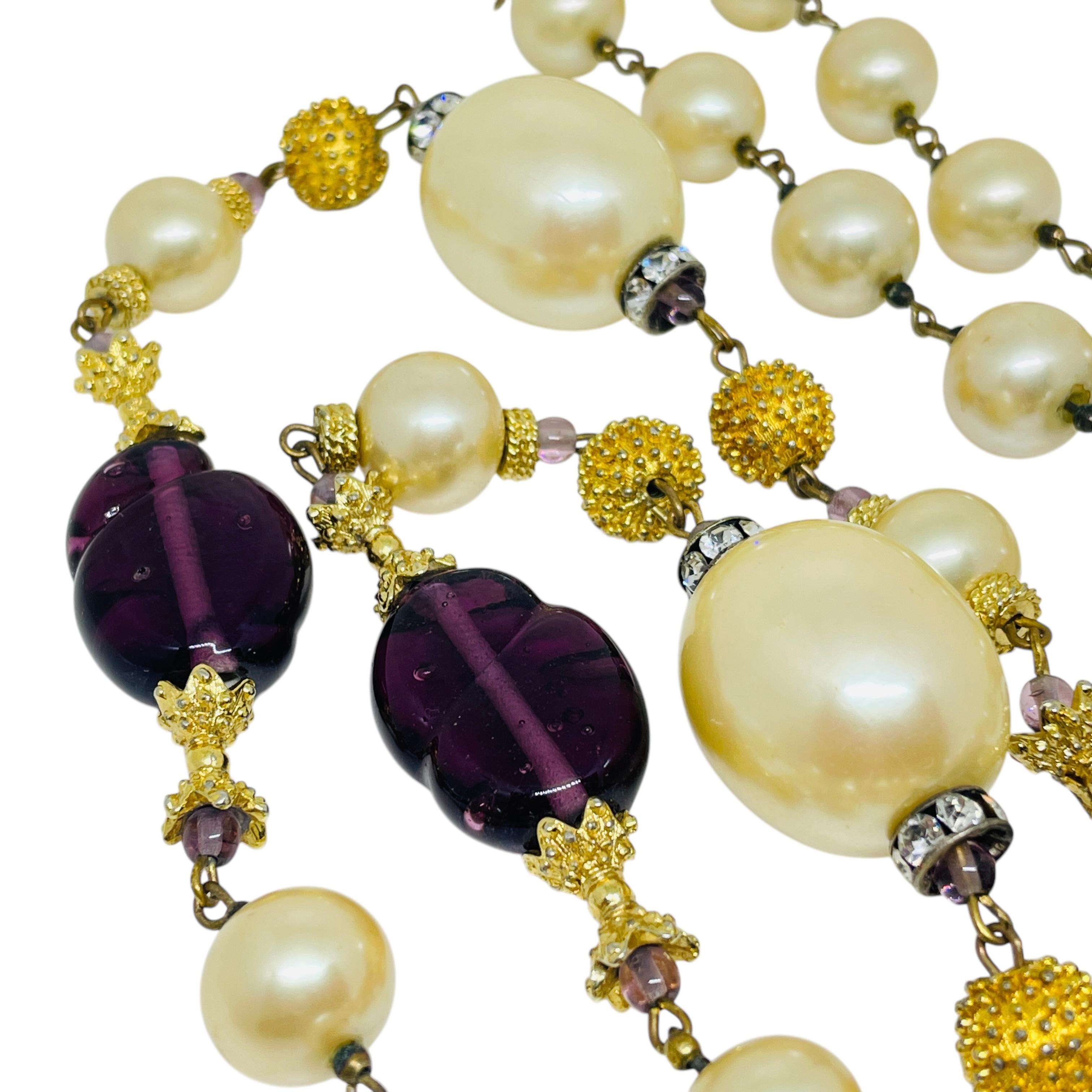 DETAILS

• unsigned

• gold tone with glass

• vintage designer necklace

MEASUREMENTS

•

CONDITION

• very good vintage condition with minimal signs of wear

Sku 50

❤️❤️ VINTAGE DESIGNER JEWELRY ❤️❤️

❤️❤️ ALEXANDER’S BOUTIQUE ❤️❤️