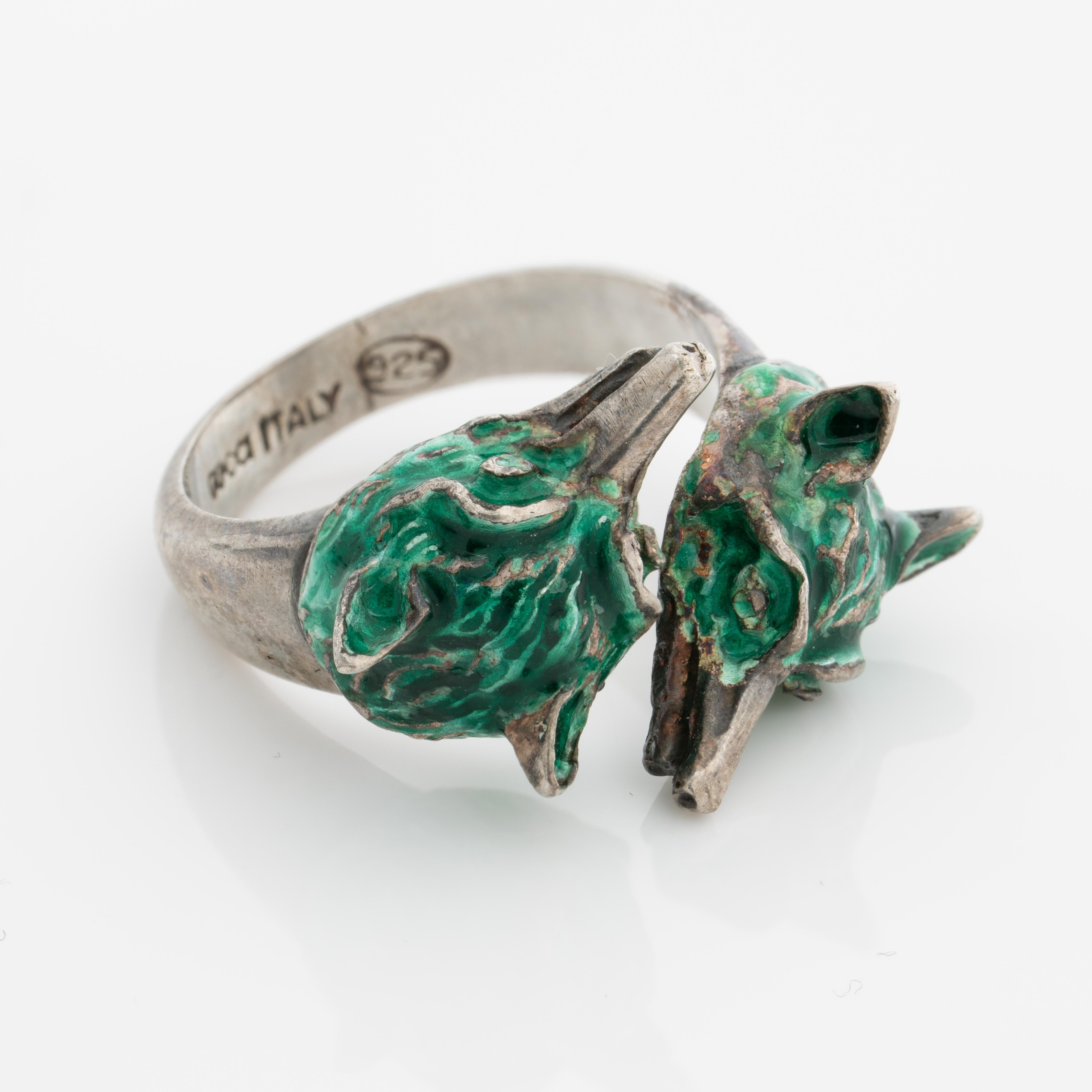 Vintage Signed GUCCI Silver and Green Enamel Double Fox Ring In Good Condition In New York, NY