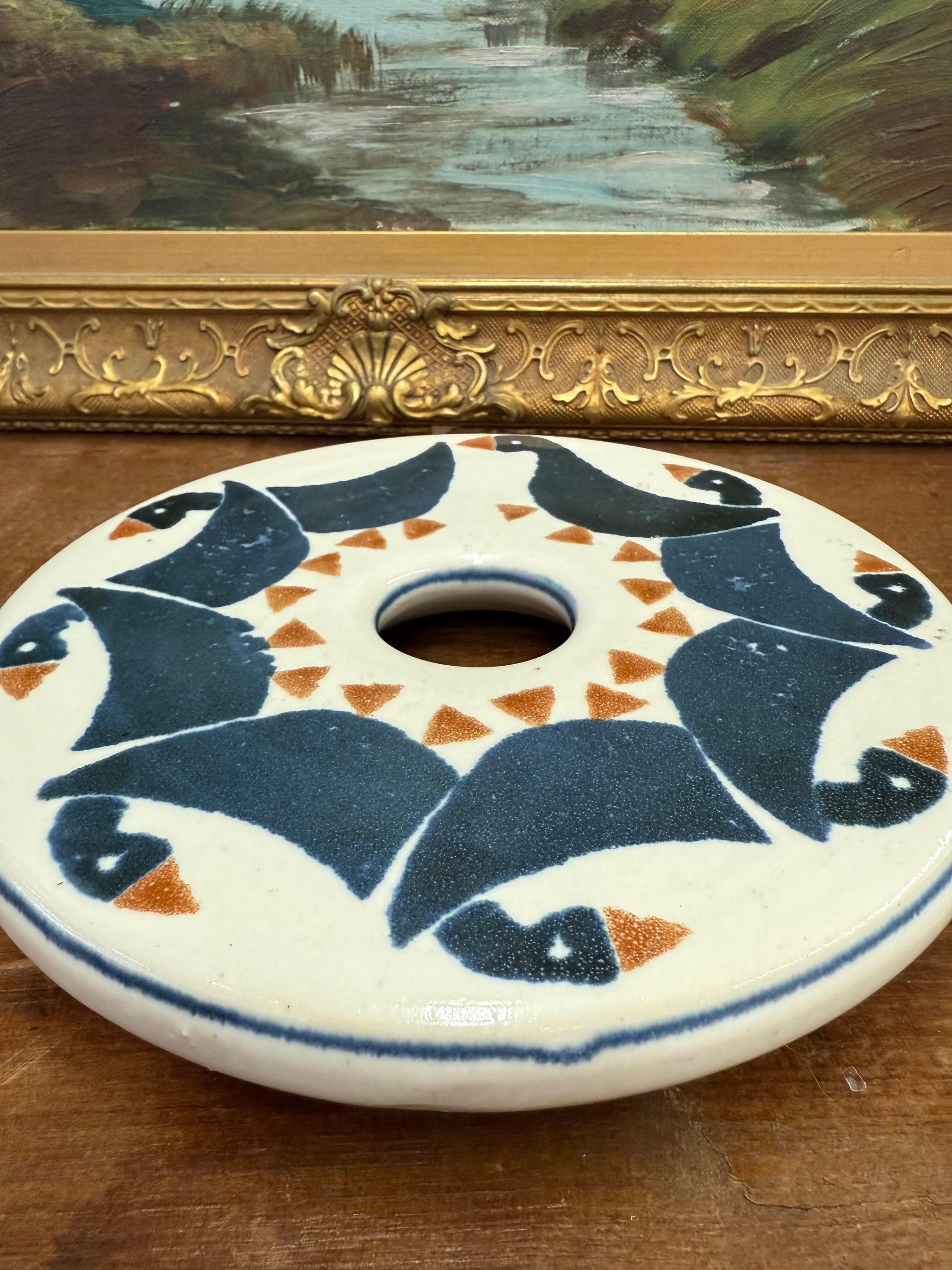 Pato Vintage Firmado Hecho a Mano Arte Decorativo Disco de Cerámica c/ motivo pájaro Cerámico en venta