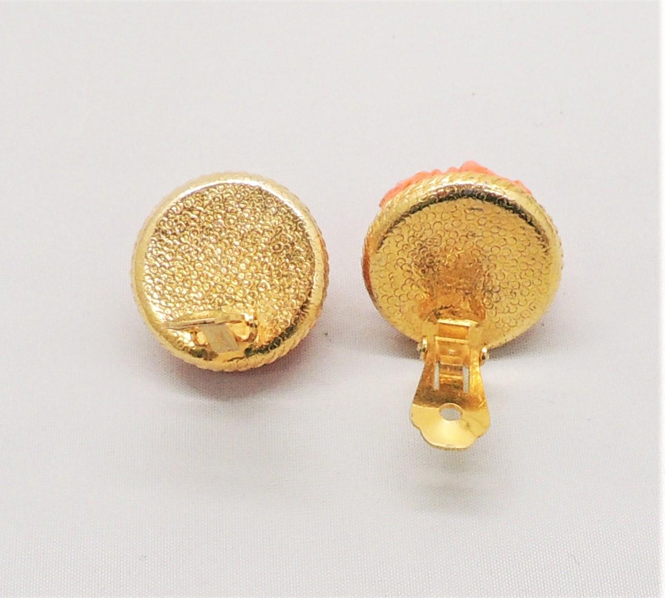 Women's Vintage Signed Hattie Carnegie Goldtone Round Domed Faux-Coral Clip Earrings For Sale