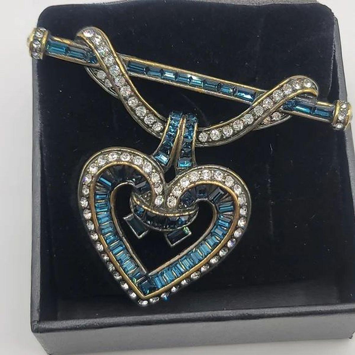 Vintage Signed Heidi Daus Designer Sparkling Crystal Heart Brooch Pin NIB For Sale 1