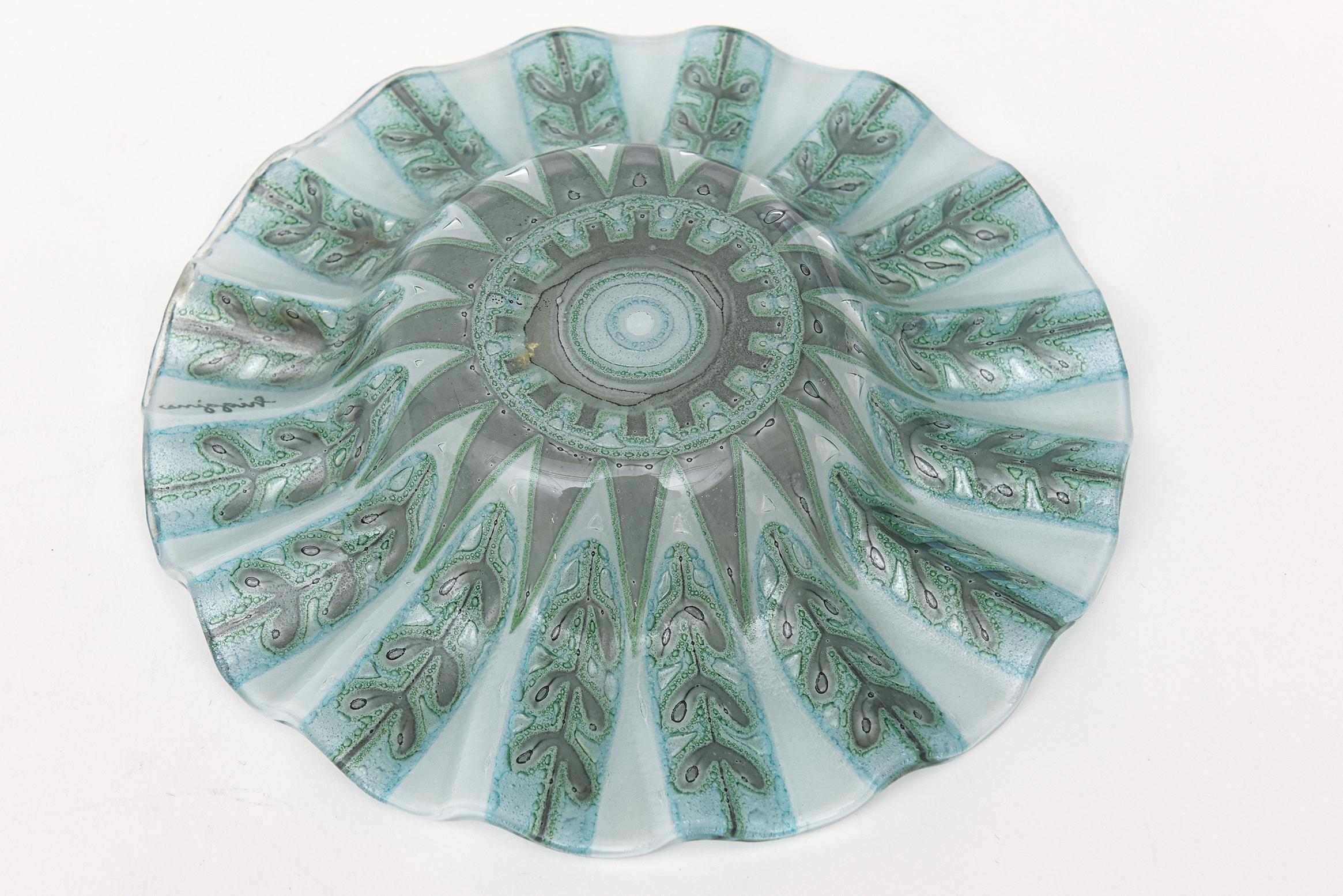 Vintage Signed Higgins Fused Glass Fern Ruffled Bowl Green, Blue, Gray Silver For Sale 3