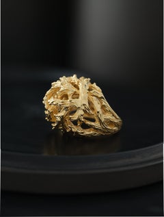 Vintage Signed Kutchinsky 18k Yellow Gold "Nature" Bombe Ring