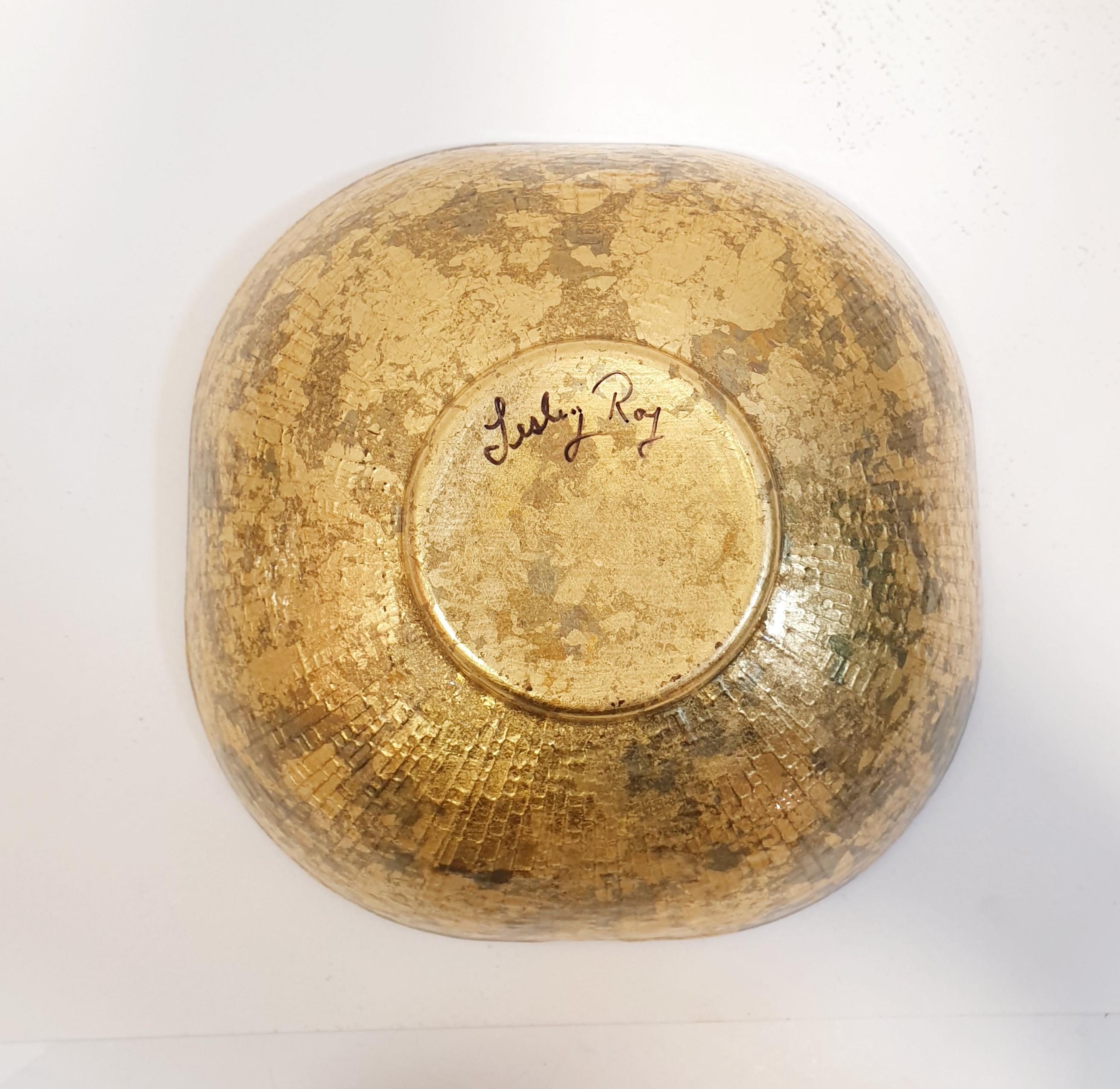 Quadratische Candy Bowl aus Gold mit Craquelé-Schale von Lesley Roy, signiert (Handgefertigt)