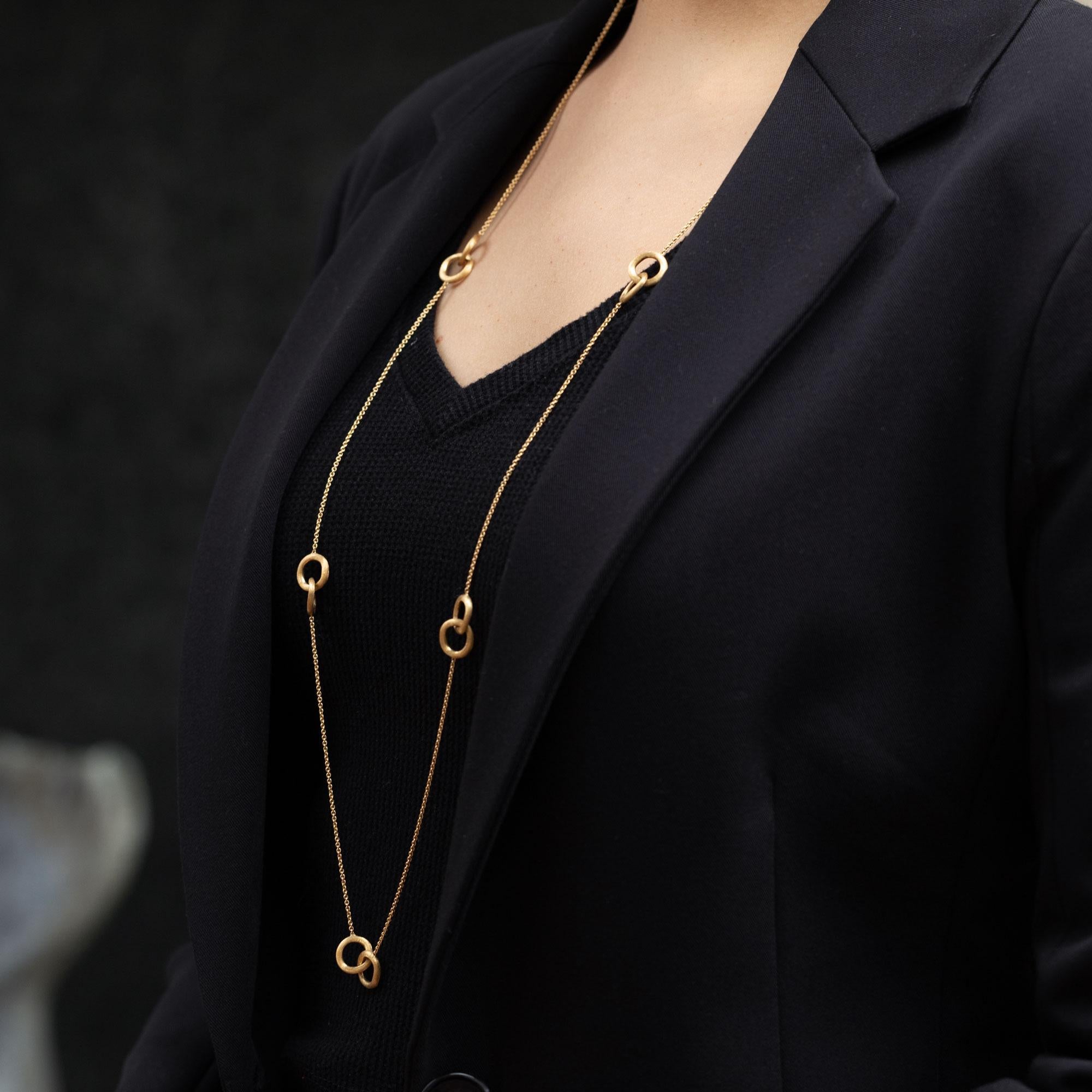 Contemporain Collier vintage signé Marco Bicego en or 18 carats à maillons imbriqués de 36 pouces en vente
