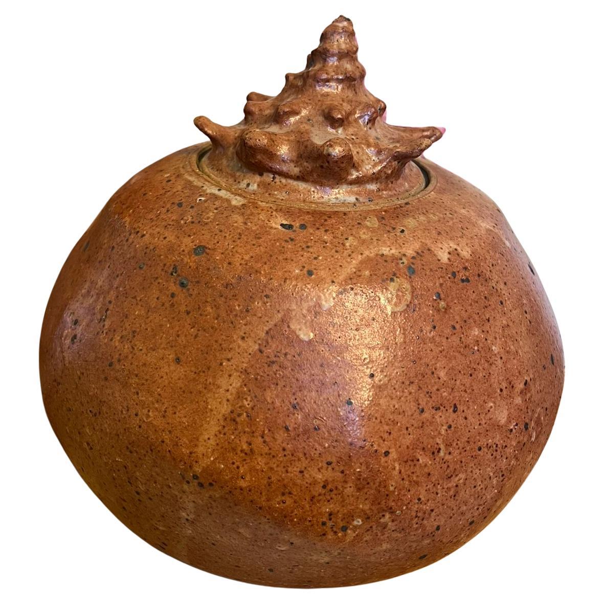 Studio Pottery d'epoca firmato, in stile nautico, della metà del secolo scorso.