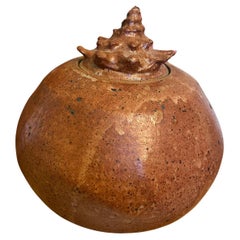 Studio Pottery d'epoca firmato, in stile nautico, della metà del secolo scorso.