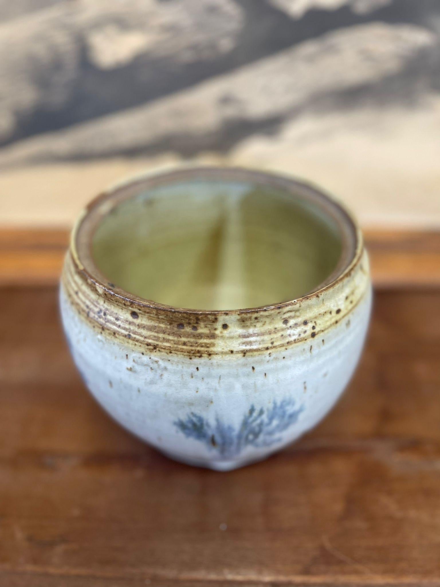Vintage Signed Mid Century Modern Style Pottery In Good Condition For Sale In Seattle, WA