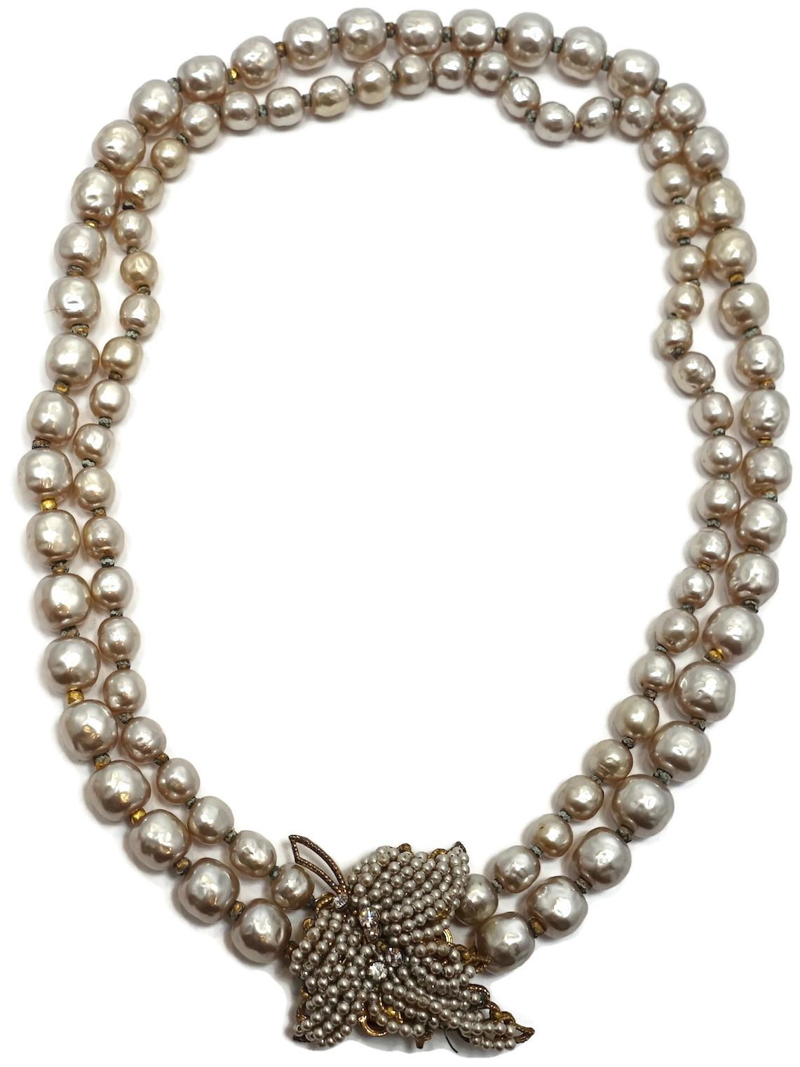 Vintage Signed Miriam Haskell 2-Strand Faux Pearl Necklace In Good Condition In New York, NY