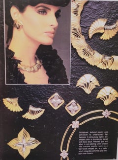 Vintage Signed Monet Goldtone Scalloped Collar Necklace, 1984