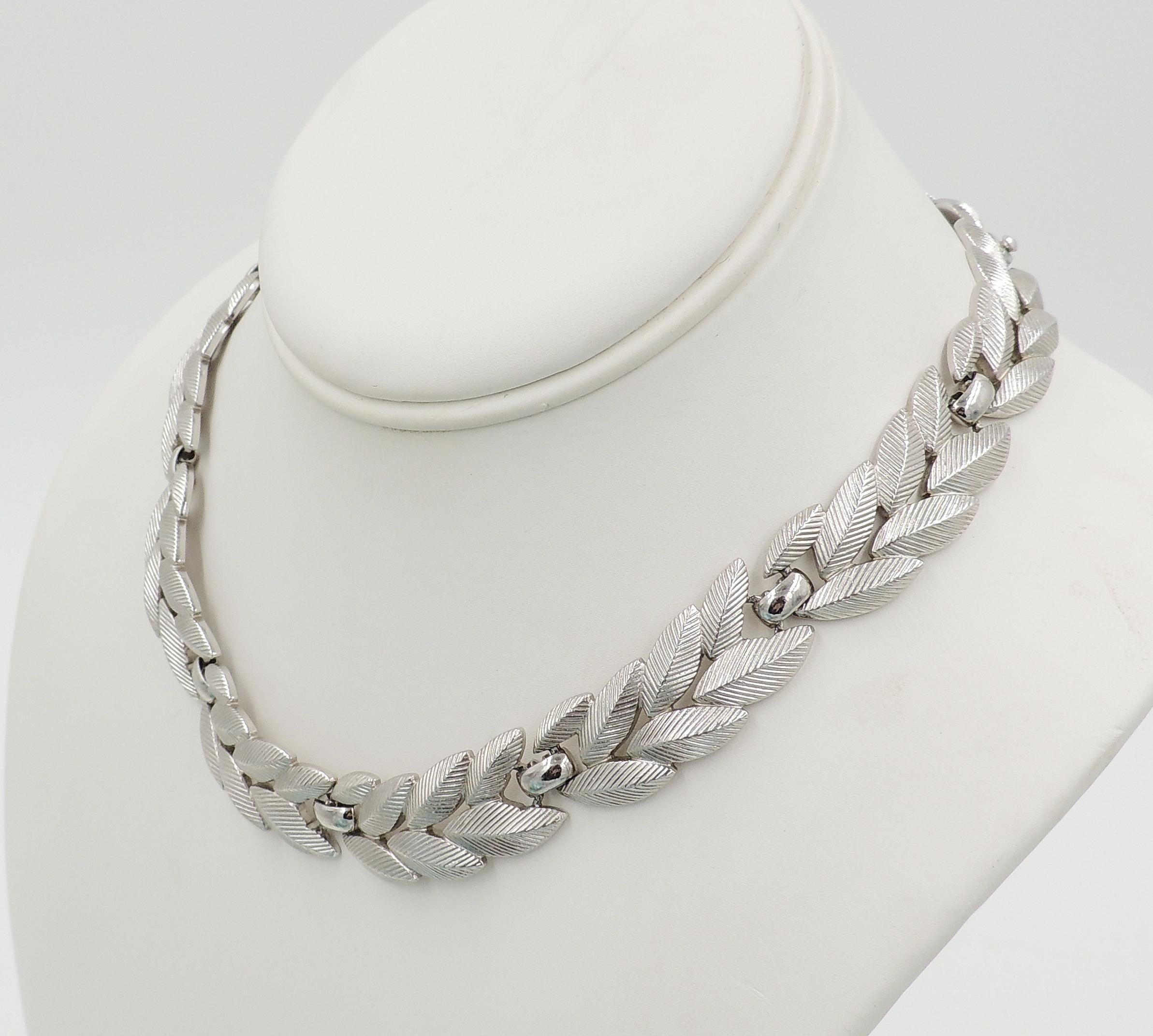 Women's Vintage Signed Monet Rhodium Plated Leaves Collar Necklace, 1956 Ad Piece For Sale
