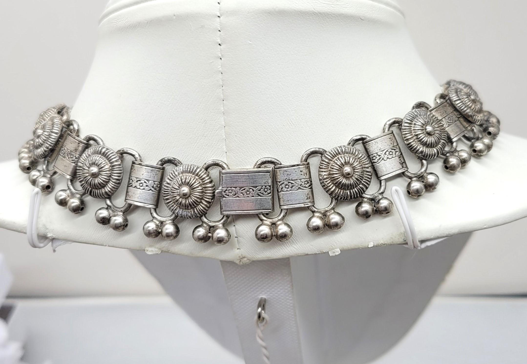 Retro Vintage Signed Monet Silvertone Link Collar Necklace For Sale
