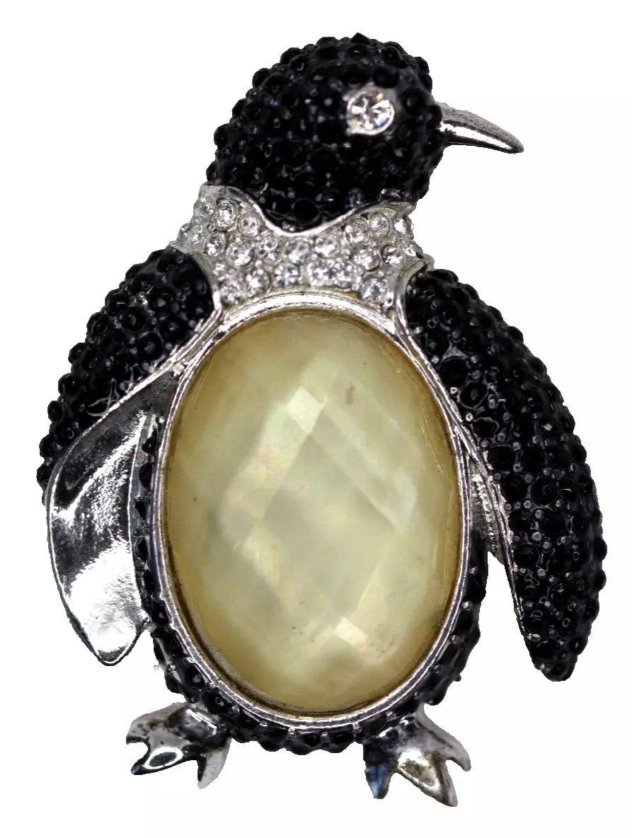 Simply Beautiful! Delightful Finely detailed Vintage Signed Napier Penguin Faceted Jelly Belly and Sparkling Crystal Designer Brooch Pin. Featuring a Large Oval Faceted Crystal Jelly Belly accented by Sparkling Crystals. Silver tone mounting.