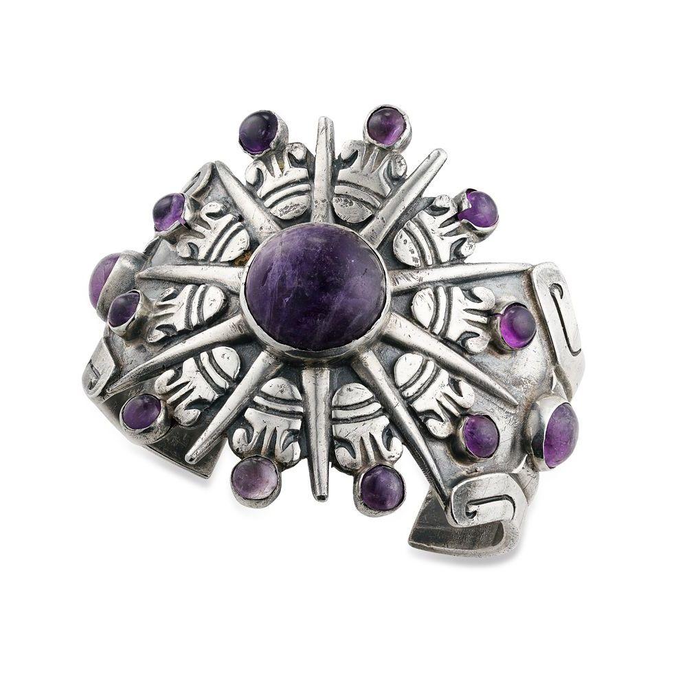 Vintage Signed Native American Navajo Amethyst Sterling Silver Cuff Bracelet In Excellent Condition For Sale In Montreal, QC