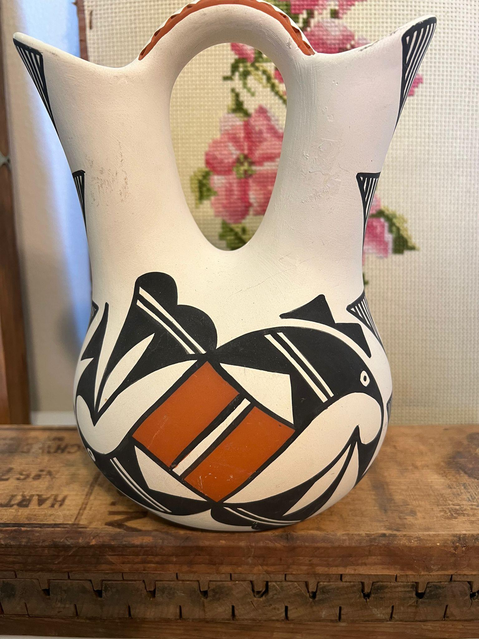 Vase de mariage vintage signé en poterie amérindienne de style Pueblo. Bon état - En vente à Seattle, WA