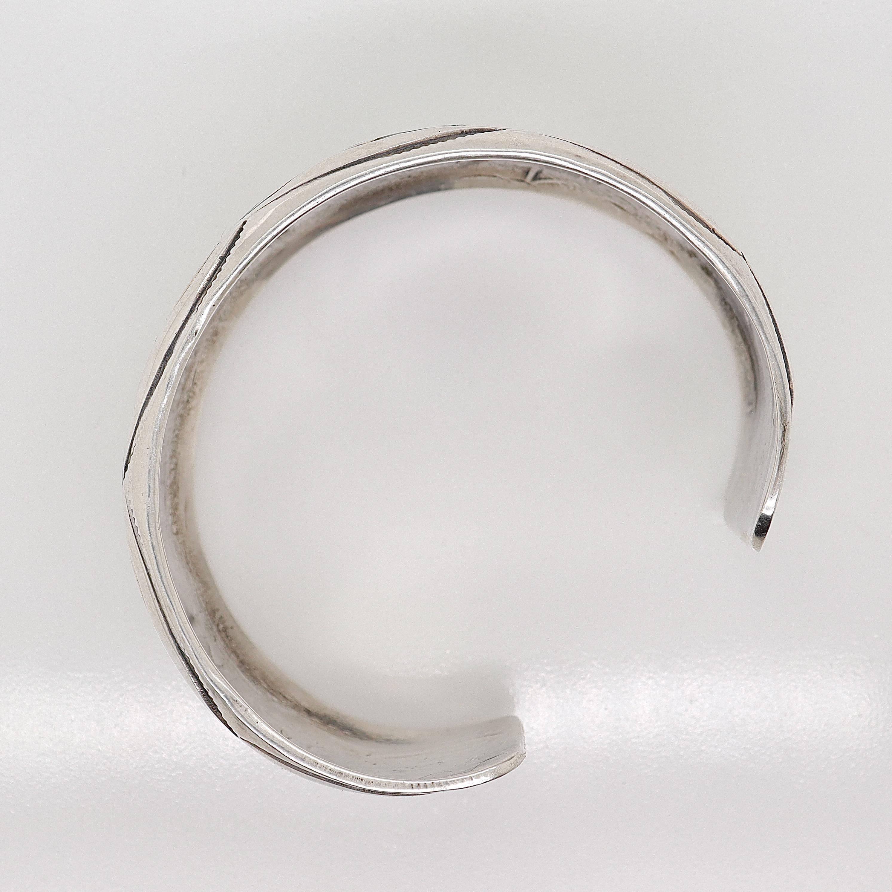 Manschettenarmband, signiert Old Pawn, Navajo Silber, Türkis und Koralle 3