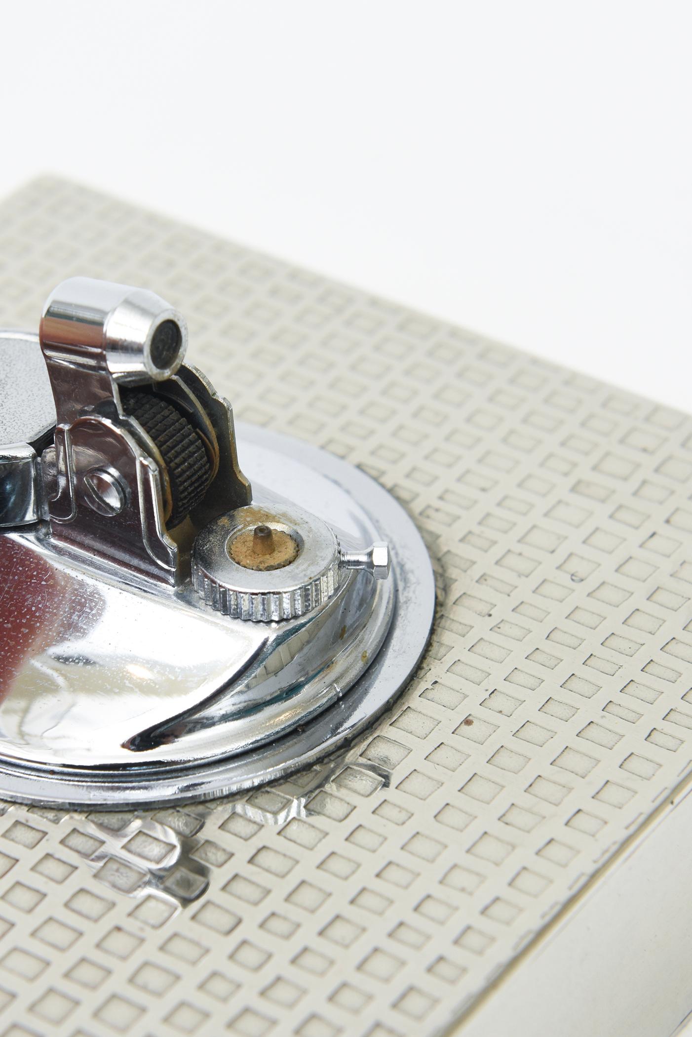 Set da scrivania d'epoca firmato in argento composto da scatola con cerniera, ciotola e set di bicchieri /3 in vendita 5