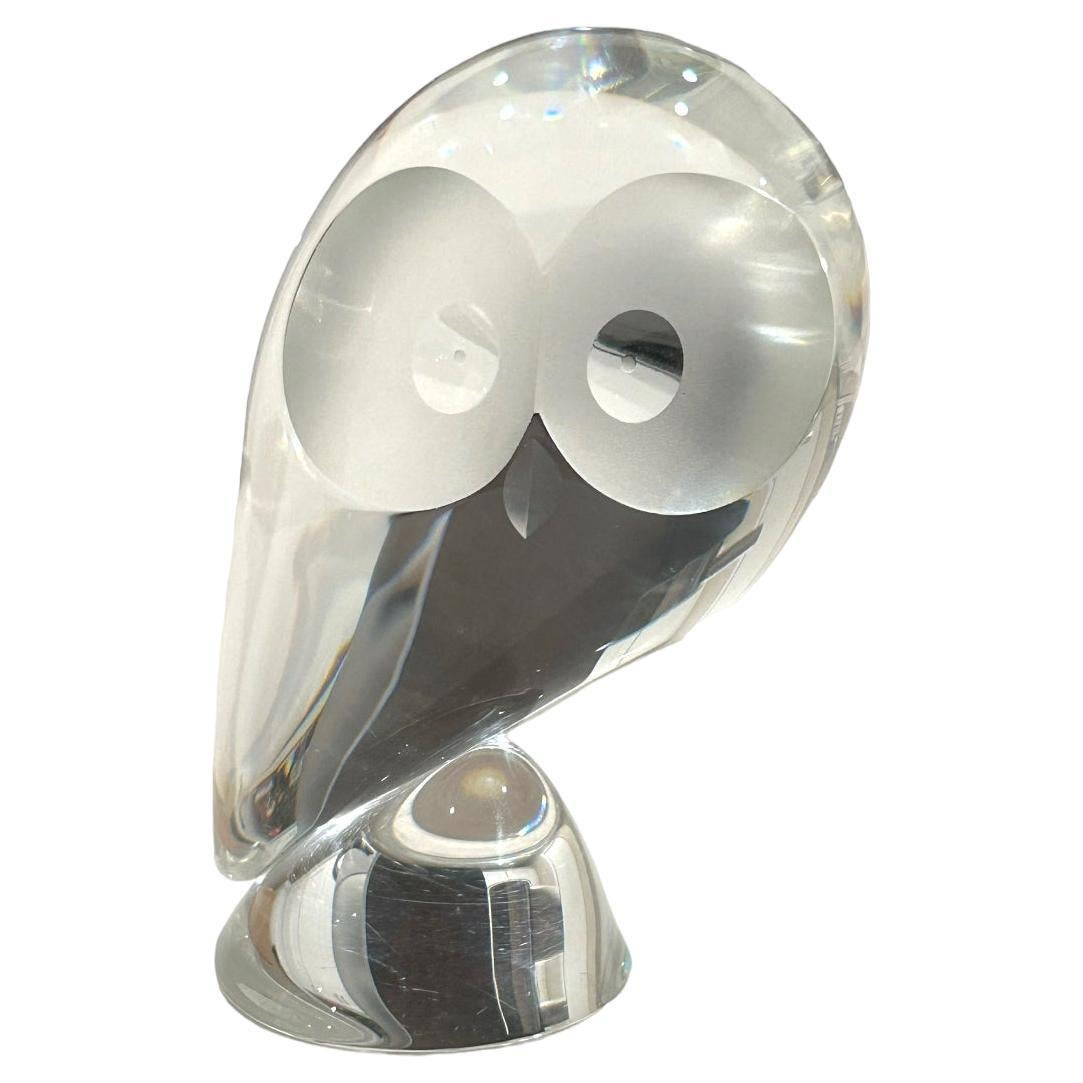 Figurine de hibou perché en cristal moderne du milieu du siècle dernier signée Steuben en vente