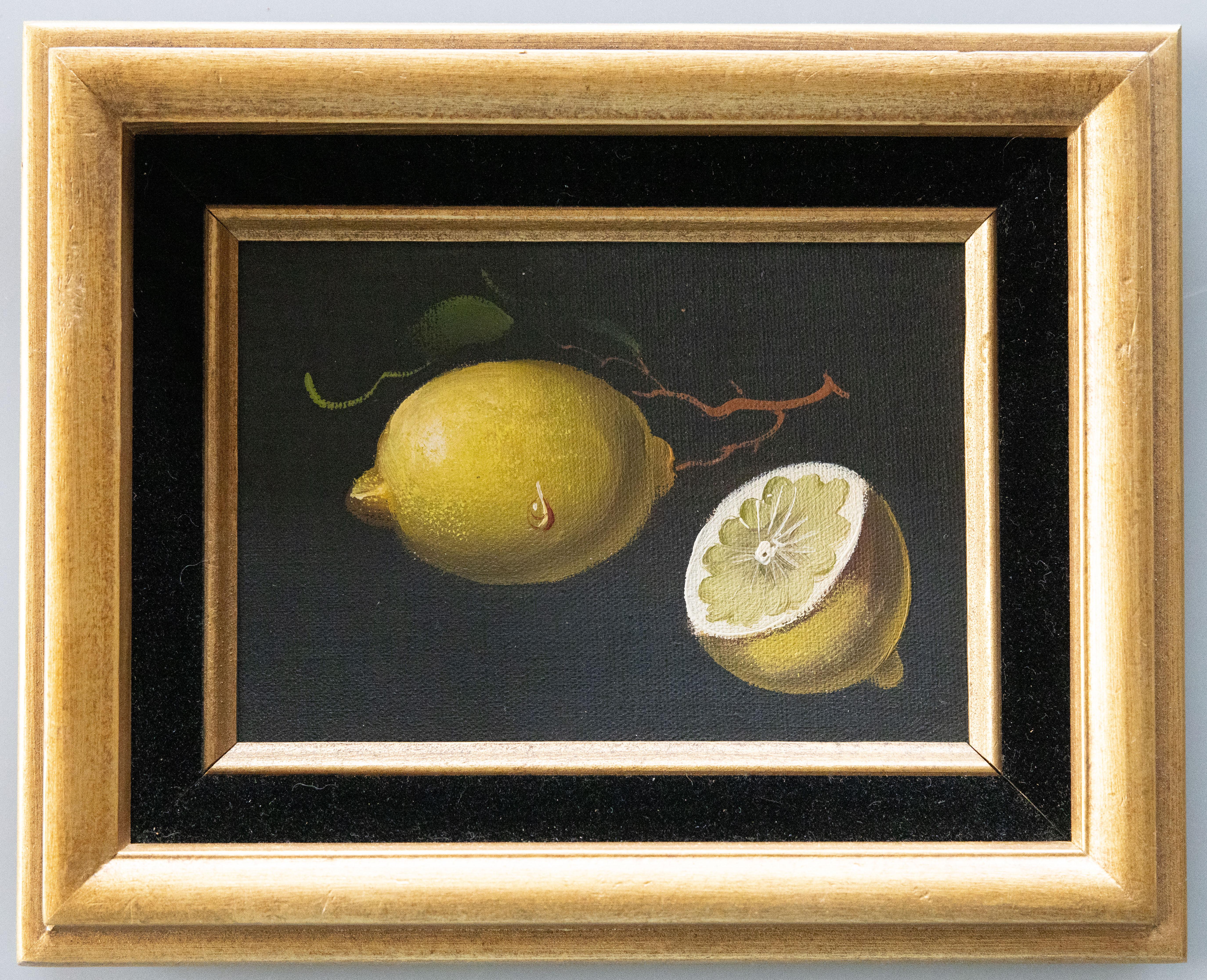 Toile Nature morte vintage signée Citrons et pommes, huile sur toile - une paire en vente