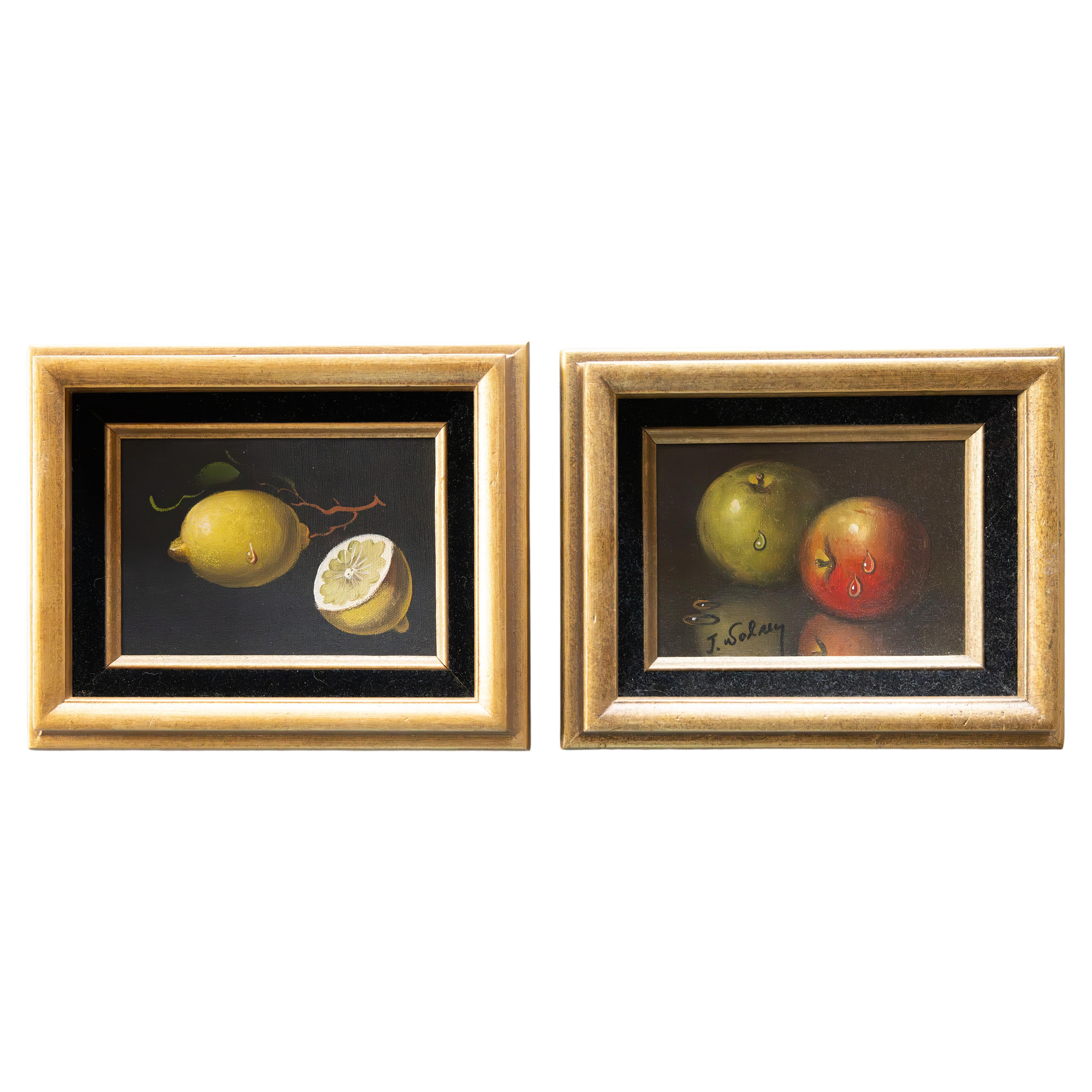 Nature morte vintage signée Citrons et pommes, huile sur toile - une paire en vente