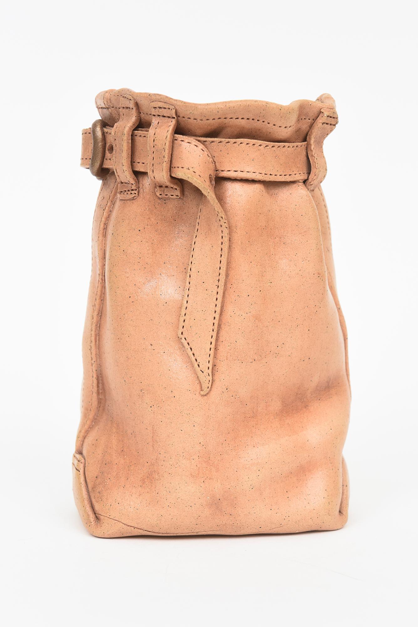 Vintage signiert Tan keramische Schnalle Tasche 90er Jahre (Moderne) im Angebot