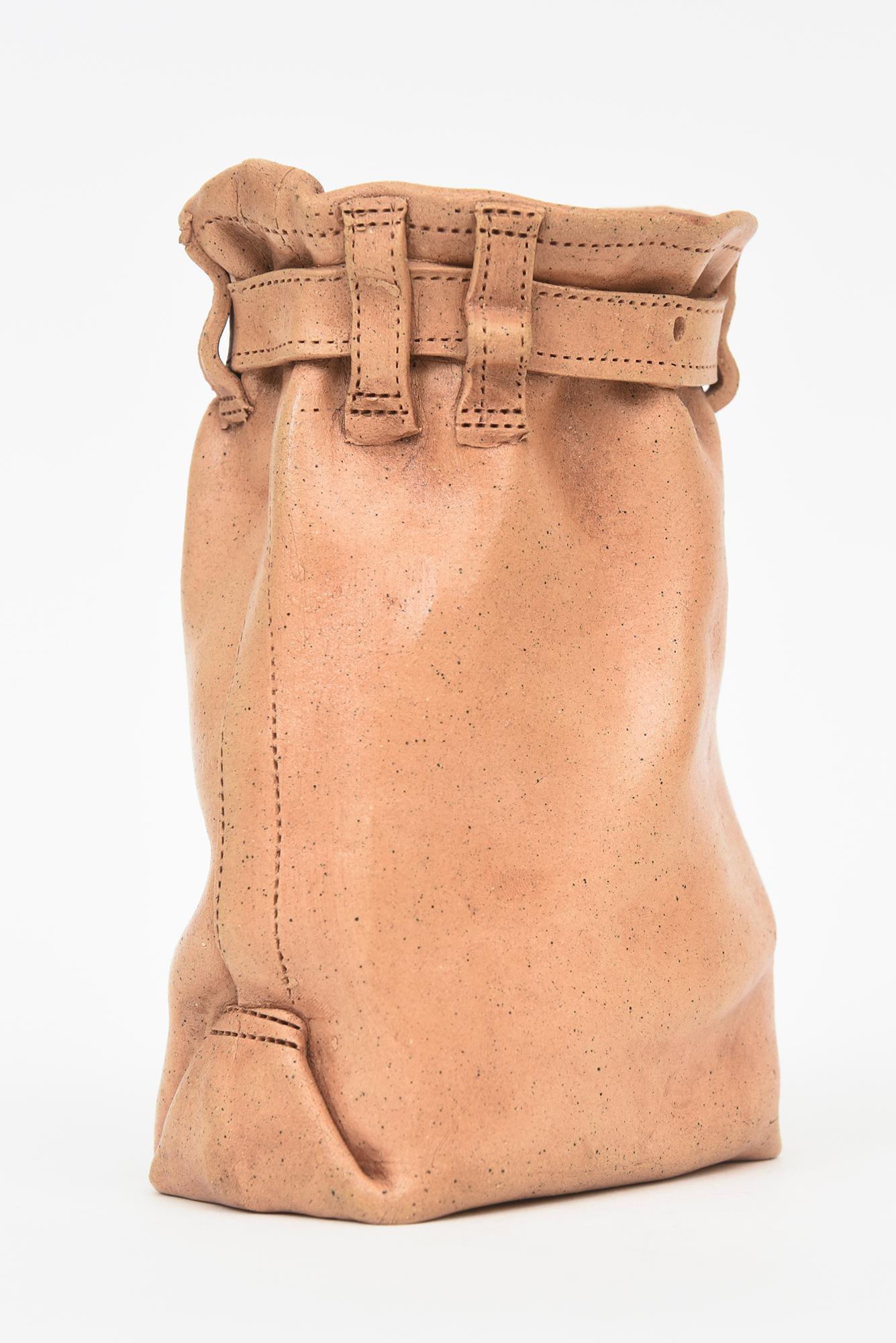Vintage signiert Tan keramische Schnalle Tasche 90er Jahre (Nordamerikanisch) im Angebot