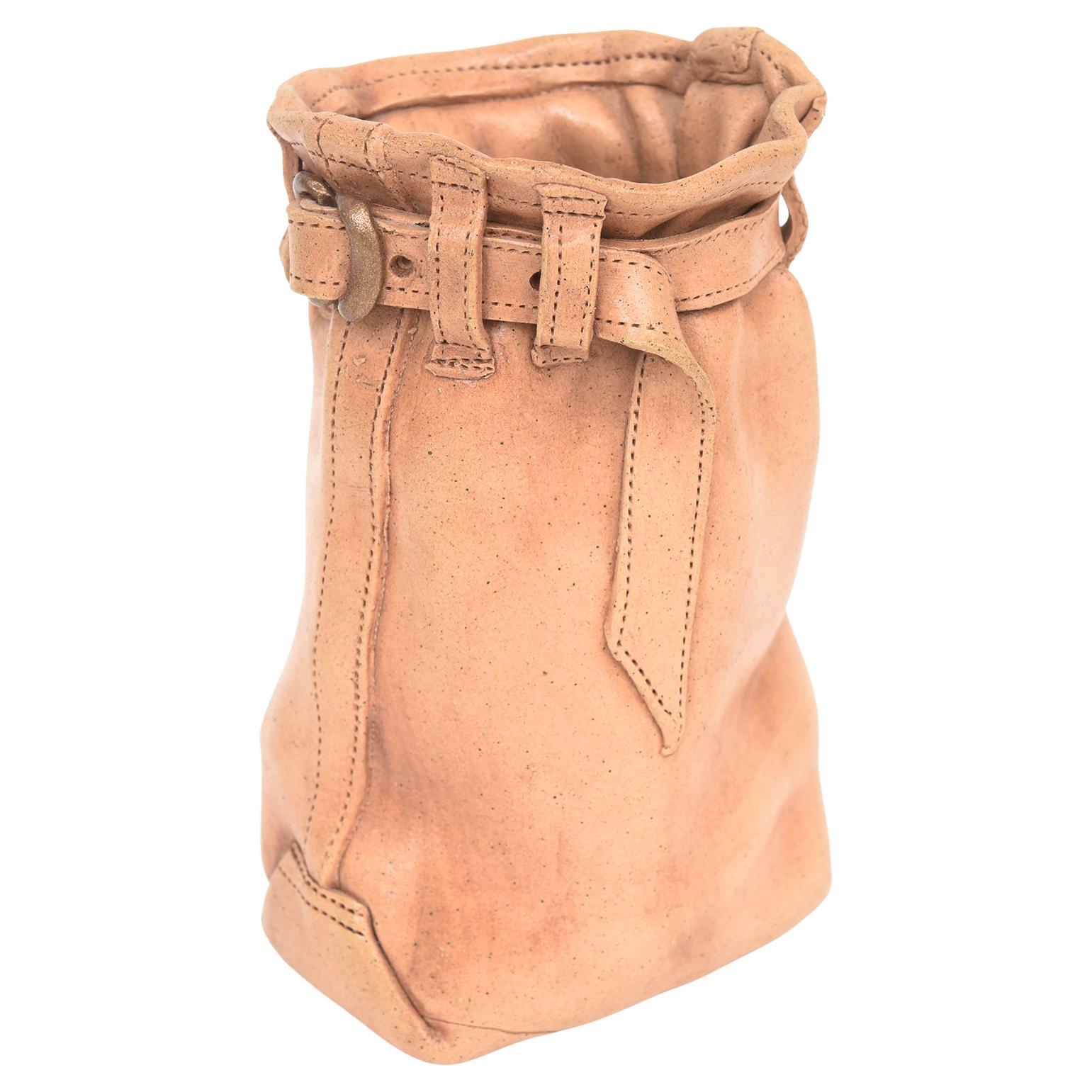 Vintage signiert Tan keramische Schnalle Tasche 90er Jahre im Angebot