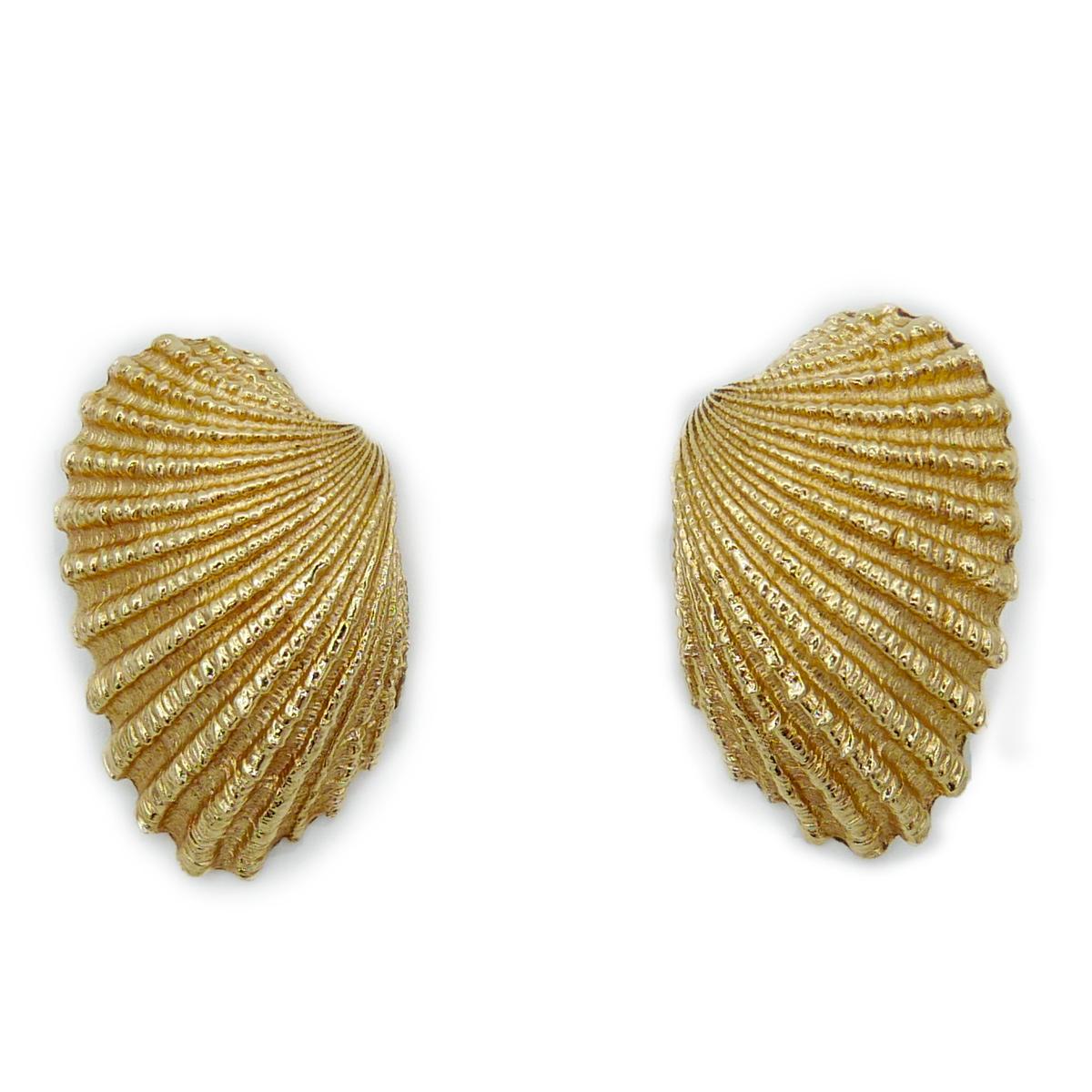 Vintage Signed Tiffany & Co. 14k Yellow Gold Shell Earrings
Currently clip-ons - but we can easily add a post for pierced ears to the lever backs for no additional charge.

c.1960s