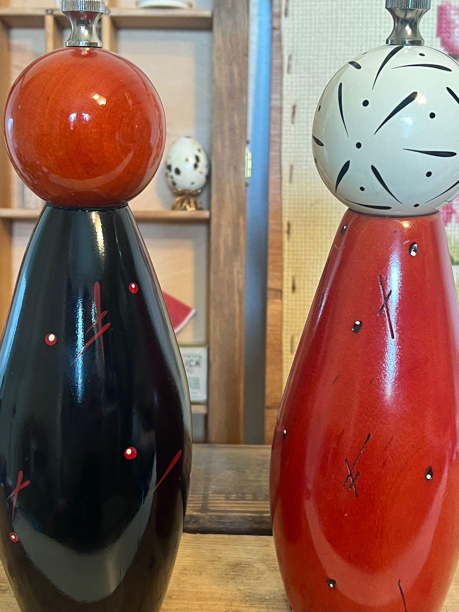 Vintage Signed Wooden Salt and Pepper Shakers. In Good Condition In Seattle, WA