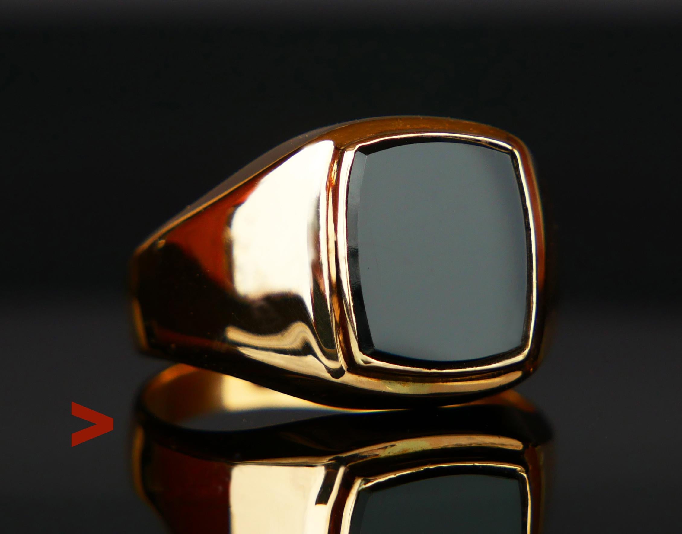 ϟiignet Ring for Men in solid 18K Yellow Gold decorated with natural black Onyx stone stone  rectangular cut and polished 12 mm x 10 mm / about 4 ct .

European, hand - made ca.1950s- 1960s, maker's initials, hallmarked 18K 

Used fine condition.