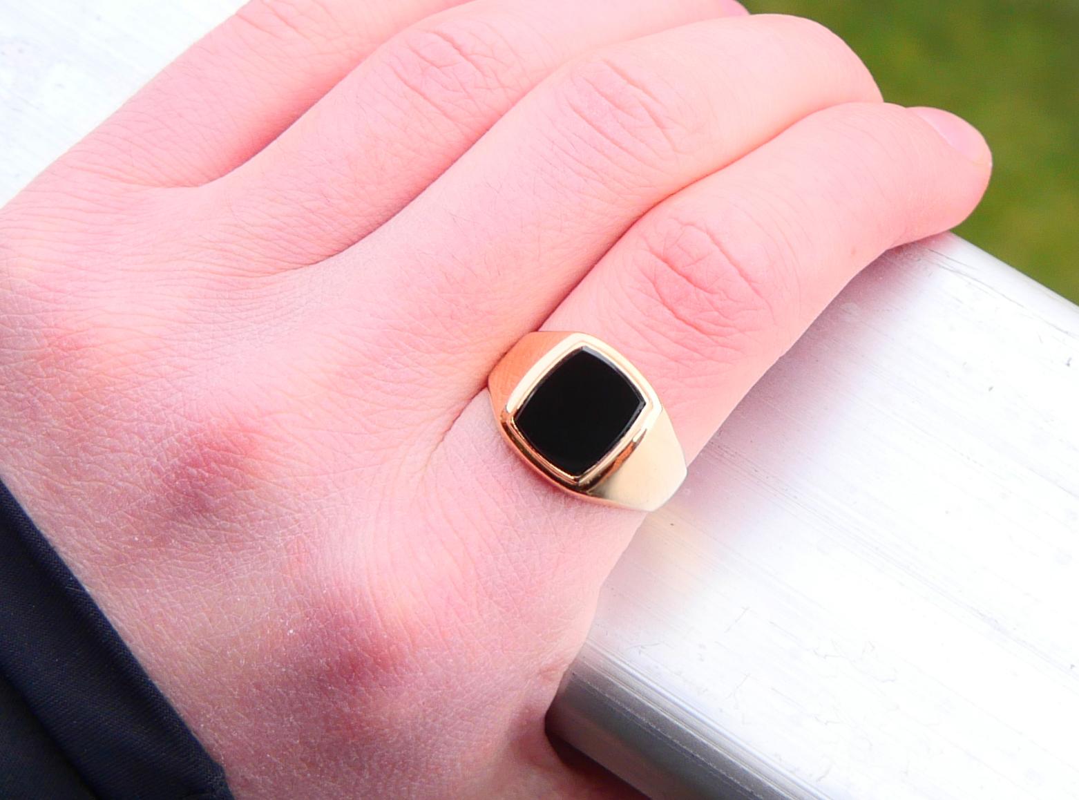 Vintage Signet Men Ring 4ct natural Onyx solid 18K Gold Ø US 10.75 / 4.9gr For Sale 2