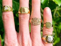 Vintage Signet Ring in 18K Gold