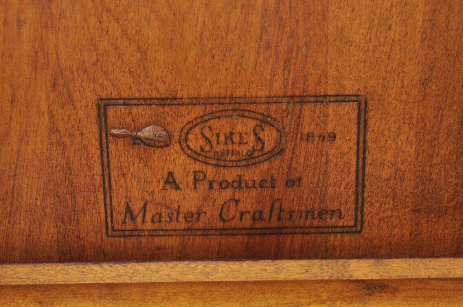 Fauteuil à bascule vintage en bois d'érable de style colonial américain de Sikes Co (A) en vente 2